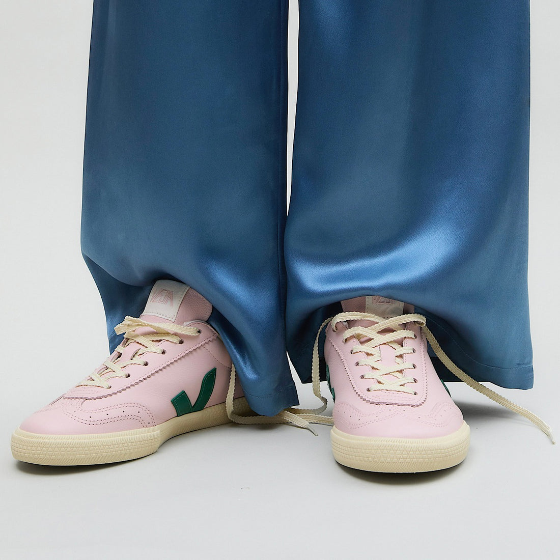 W Volley Petale/Golf/Calcaire O.T. Leather VO2021431