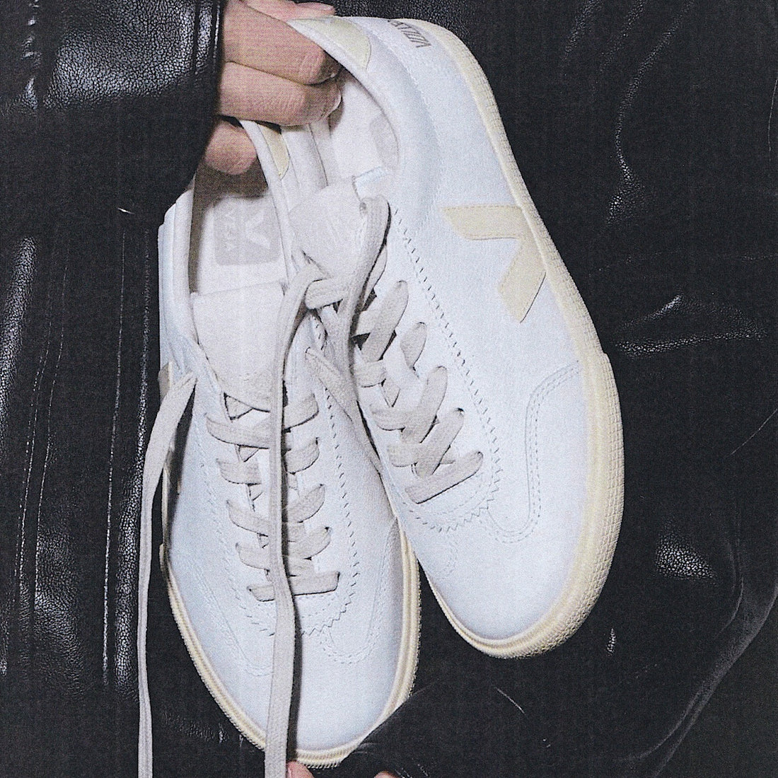 W Volley Signature White/Calcaire O.T. Leather YP2021573